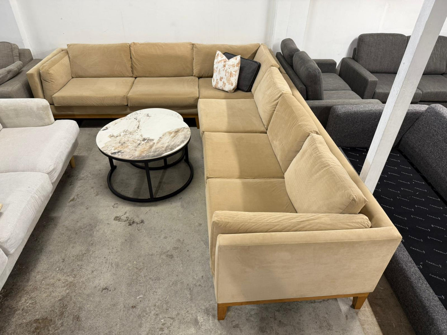 ⭐️ Customised Beige corner Sofa – Good condition | SYDNEY WIDE DELIVERY
