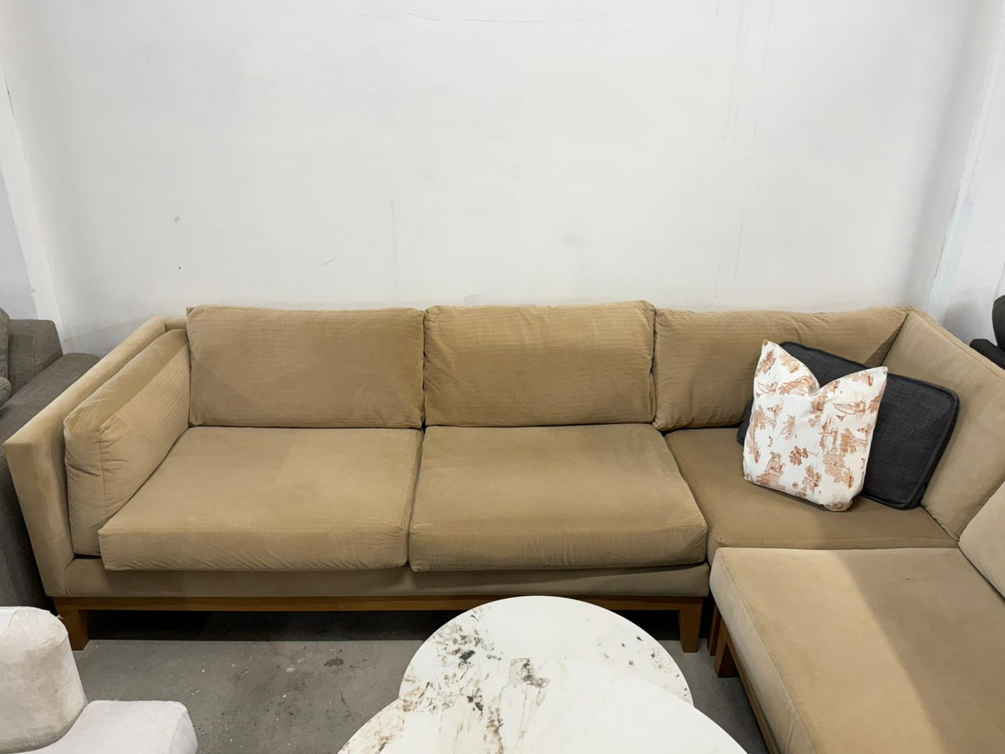 ⭐️ Customised Beige corner Sofa – Good condition | SYDNEY WIDE DELIVERY