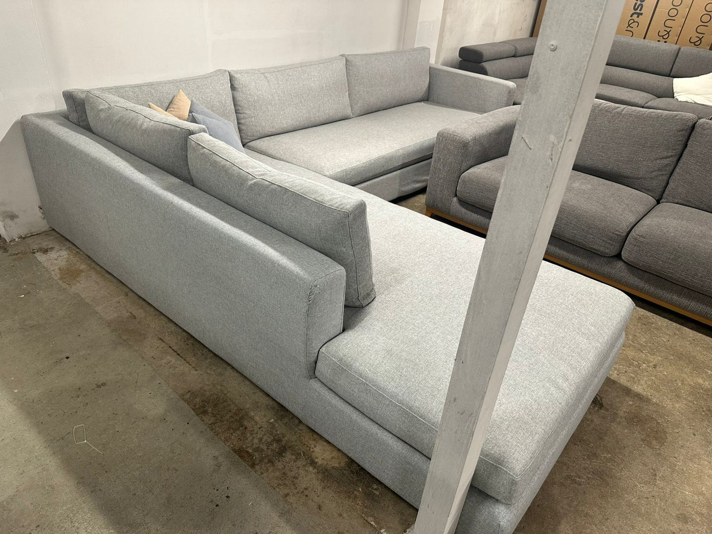 ⭐️ Australian made Corner 5 seater Sofa | Pre-owned – Like new condition | Delivery Sydney wide