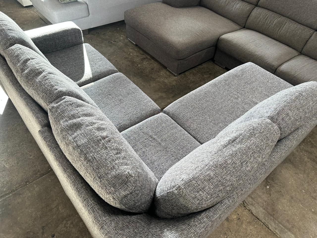 ⭐️ Corner sofa | Pre-owned - Like new condition | Delivery Sydney wide