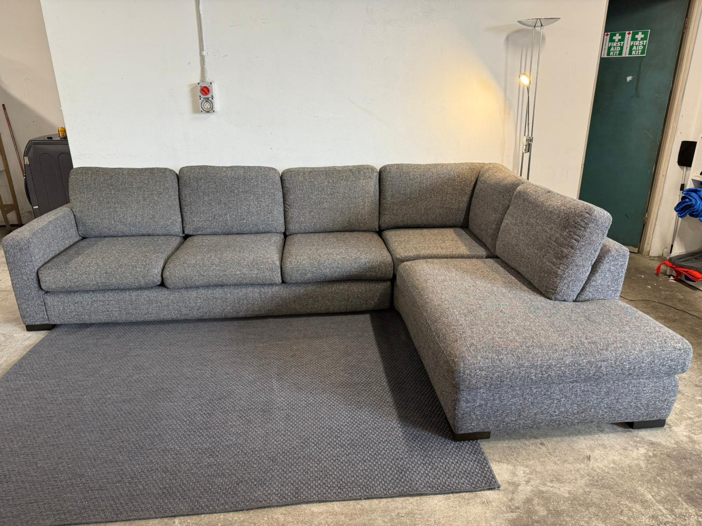 ⭐️ Freedom Charcoal L -SHAPE Sofa | Pre-owned – Steam cleaned | SYDNEY WIDE DELIVERY
