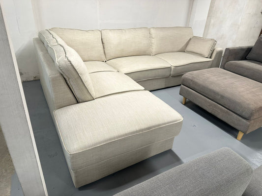 ⭐️ James Lane beige couch | Pre-owned – Steam cleaned | SYDNEY WIDE DELIVERY