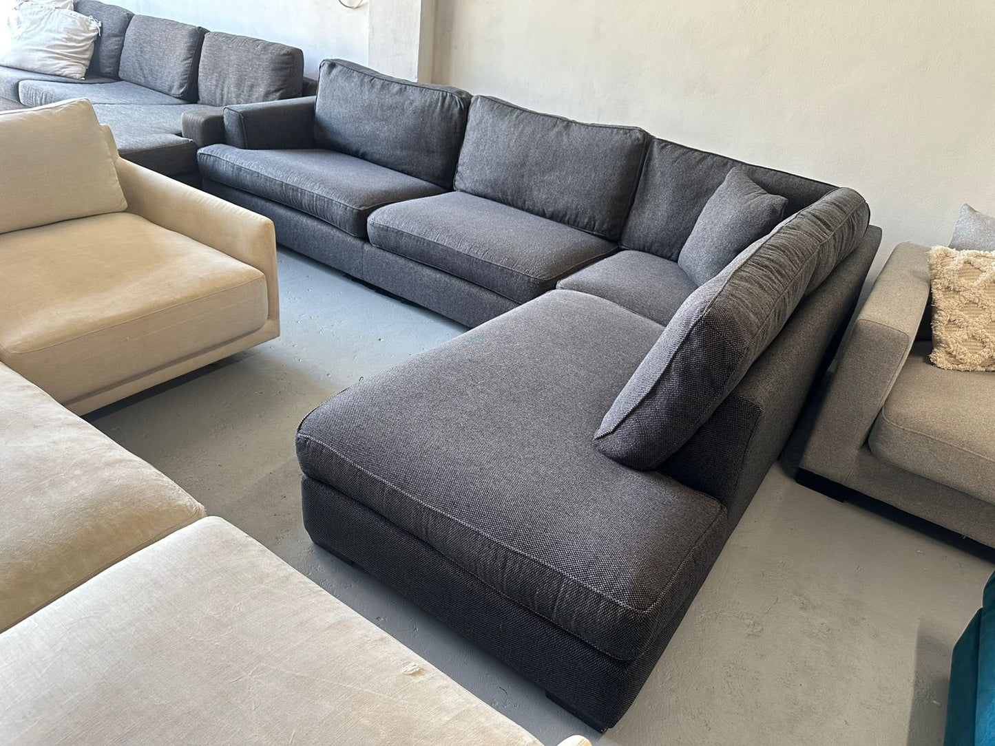 ⭐️ Charcoal L-shape Sofa | Pre-owned – Steam cleaned | SYDNEY WIDE DELIVERY