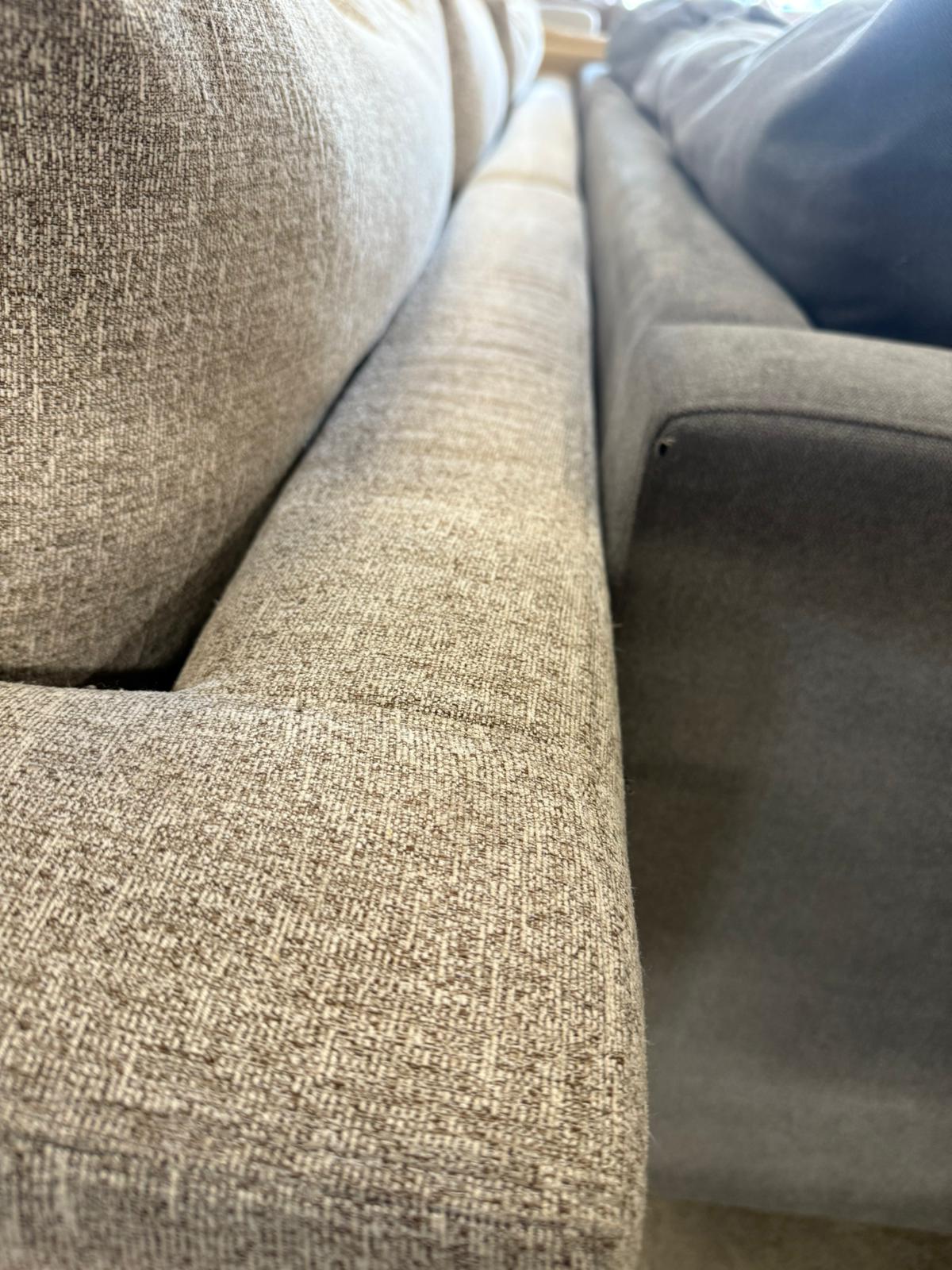 π Long Island with Ottoman β LIMITED STOCK π