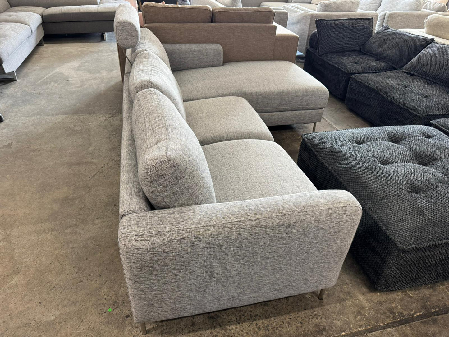 ⭐️ L-shape Sofa with Headrest | Pre-owned – Steam cleaned | SYDNEY WIDE DELIVERY