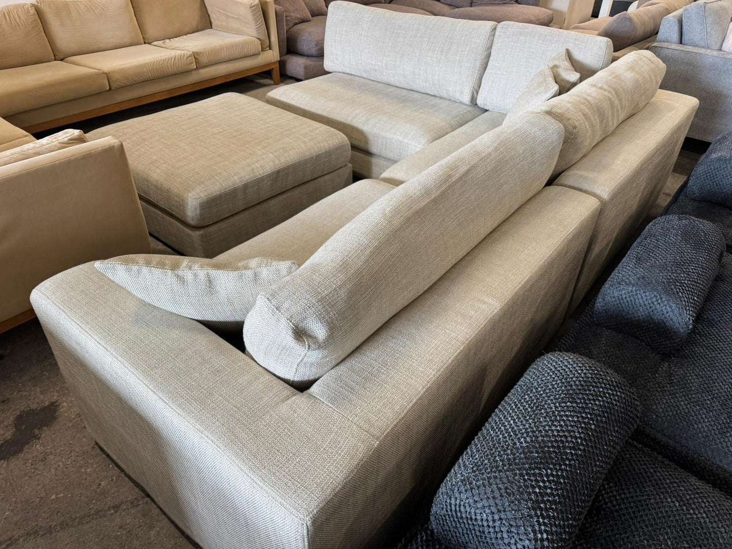 ⭐️ Freedom modular Sofa with Ottoman | Pre-owned – Steam cleaned | SYDNEY WIDE DELIVERY