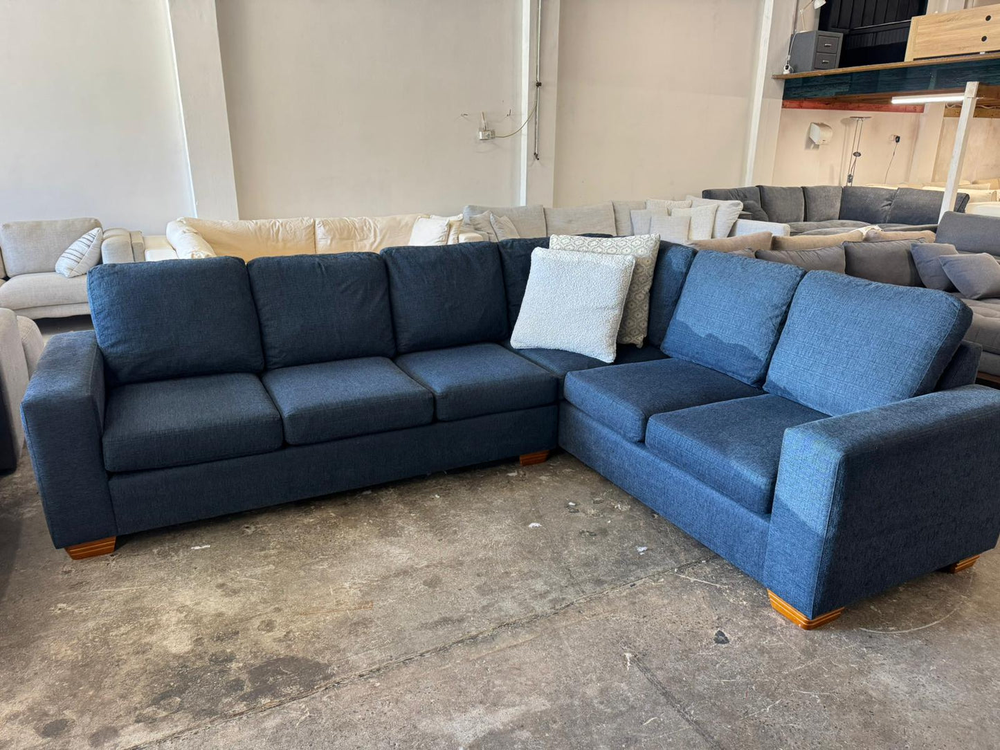 ⭐️ Blue Corner Sofa | Pre-owned – Steam cleaned | SYDNEY WIDE DELIVERY
