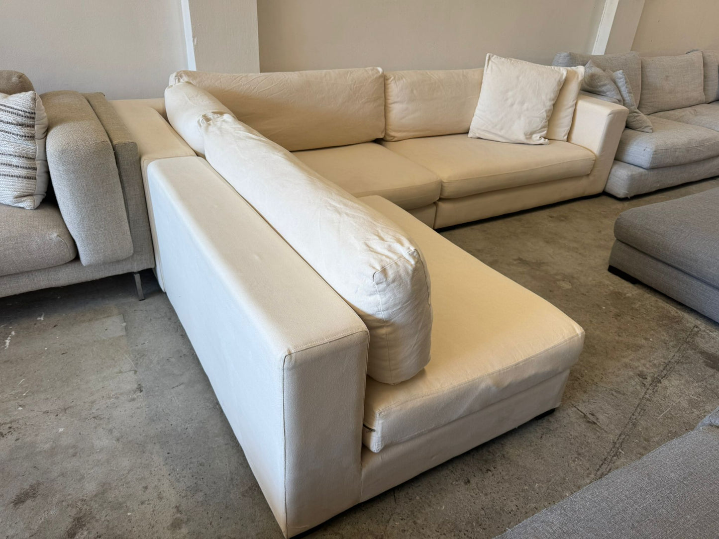 ⭐️ Corner modular cream sofa | Pre-owned – Steam cleaned | SYDNEY WIDE DELIVERY