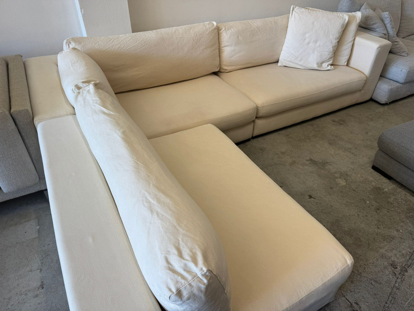 ⭐️ Corner modular cream sofa | Pre-owned – Steam cleaned | SYDNEY WIDE DELIVERY