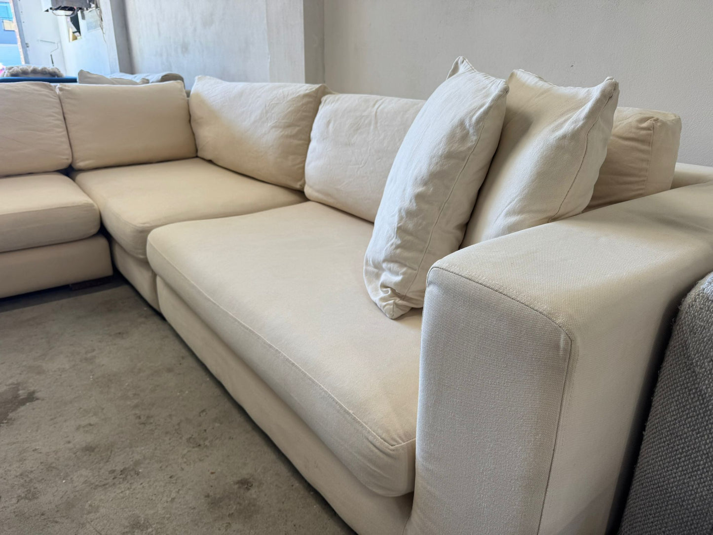 ⭐️ Corner modular cream sofa | Pre-owned – Steam cleaned | SYDNEY WIDE DELIVERY