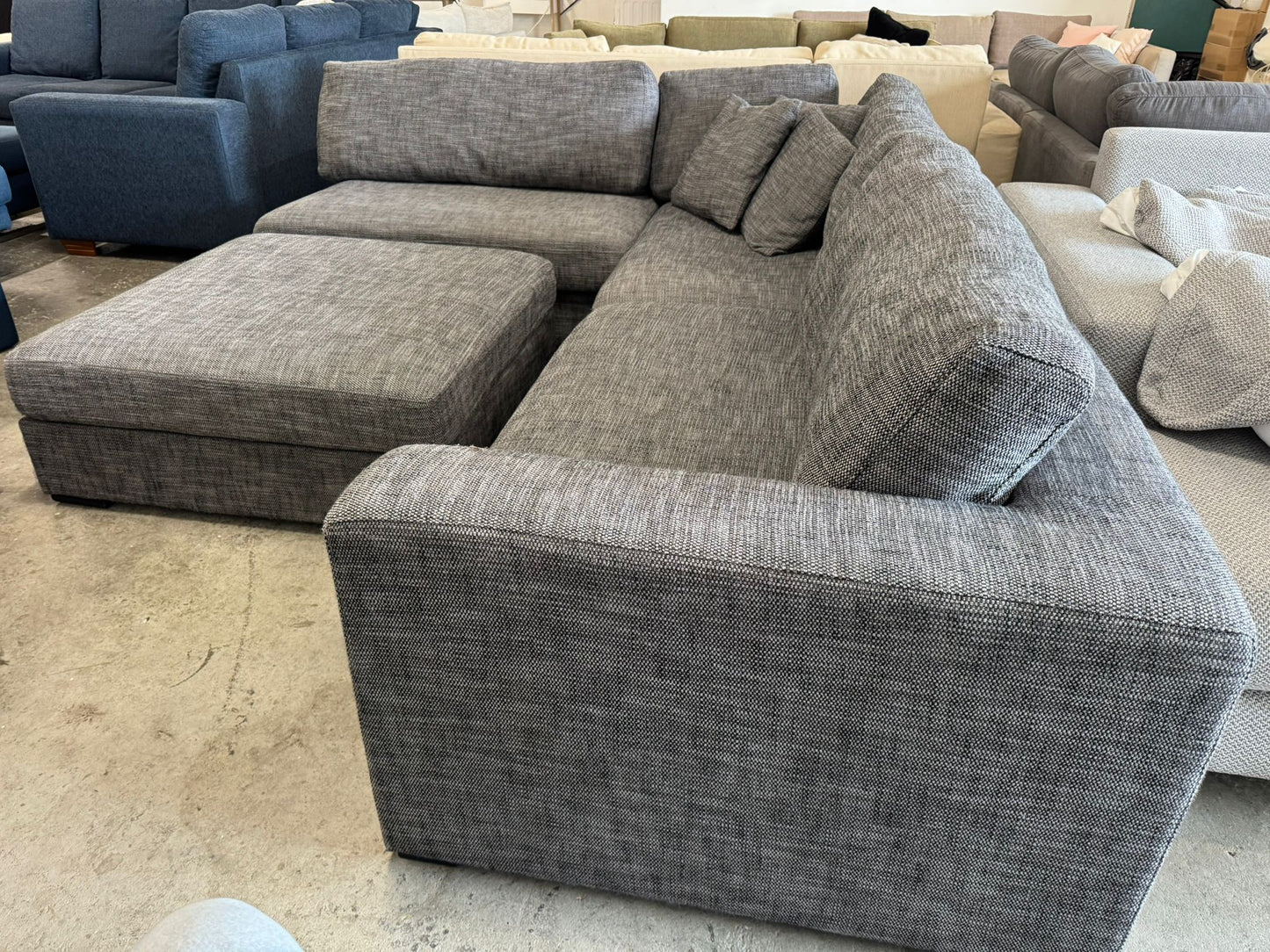 ⭐️Freedom modular sofa with ottoman | Pre-owned – Steam cleaned | SYDNEY WIDE DELIVERY