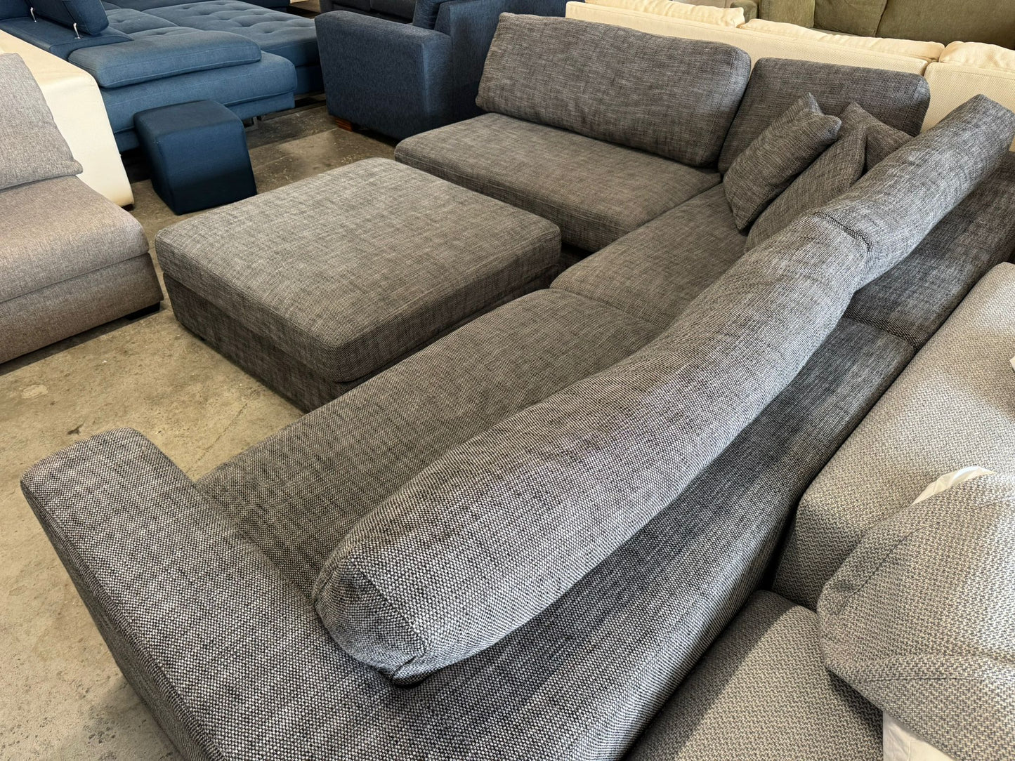 ⭐️Freedom modular sofa with ottoman | Pre-owned – Steam cleaned | SYDNEY WIDE DELIVERY