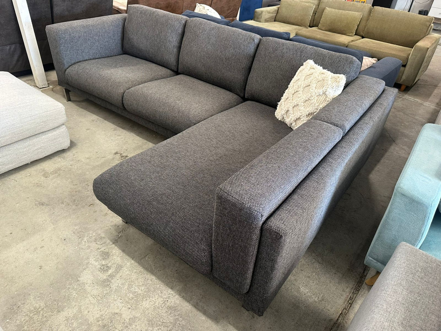 ⭐️ Charcoal grey L shape sofa | Pre-owned – Steam cleaned | SYDNEY WIDE DELIVERY