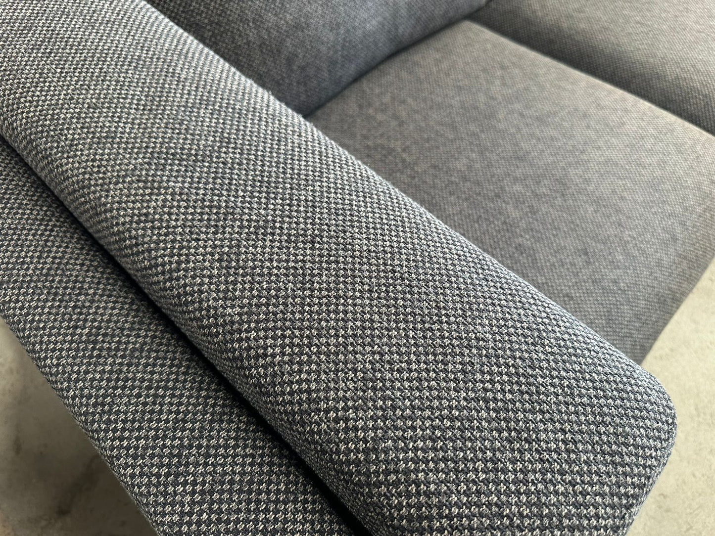 ⭐️ Charcoal grey L shape sofa | Pre-owned – Steam cleaned | SYDNEY WIDE DELIVERY