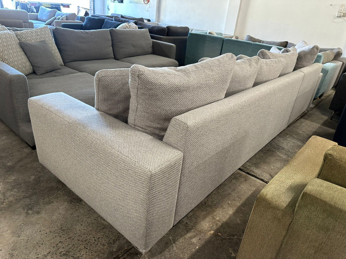 ⭐️ Furniture by design - L Shape Sofa | Pre-owned – Steam cleaned | SYDNEY WIDE DELIVERY