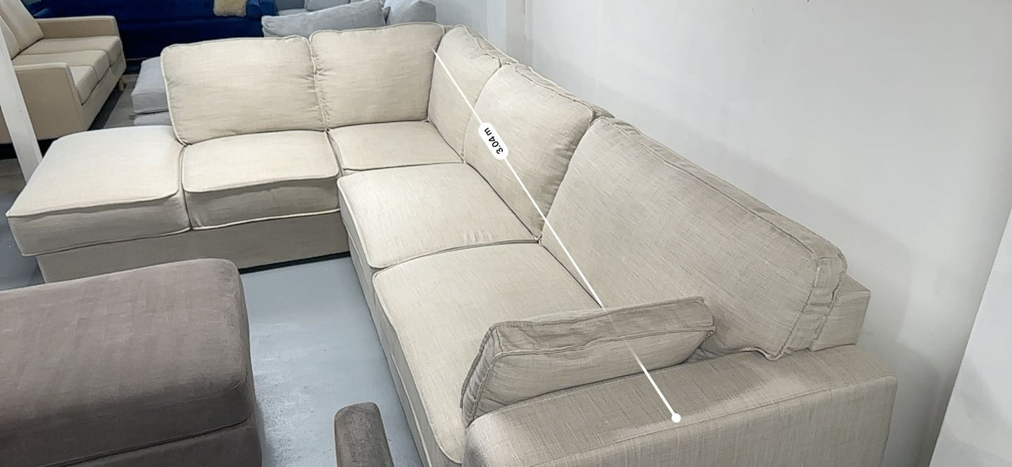 ⭐️ James Lane beige couch | Pre-owned – Steam cleaned | SYDNEY WIDE DELIVERY