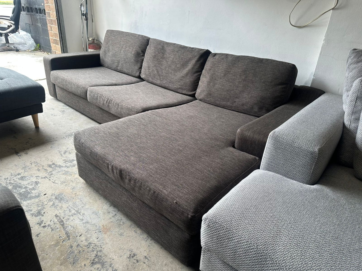 ⭐️ Brown reversible chaise sofa | Pre-owned – Steam cleaned | SYDNEY WIDE DELIVERY