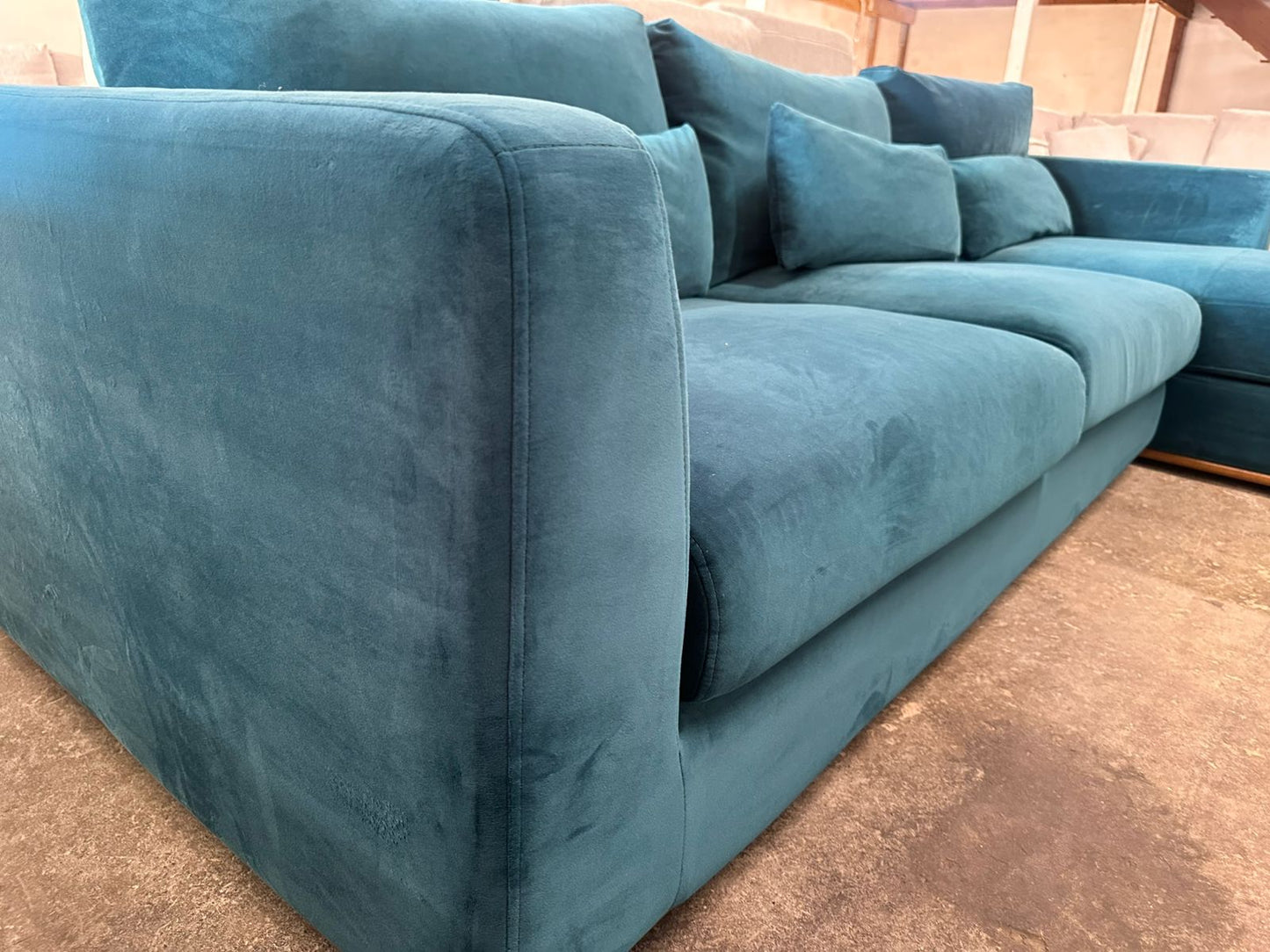 ⭐️ Castlary velvet L shape sofa  L-shape Sofa | Pre-owned – Steam cleaned | SYDNEY WIDE DELIVERY