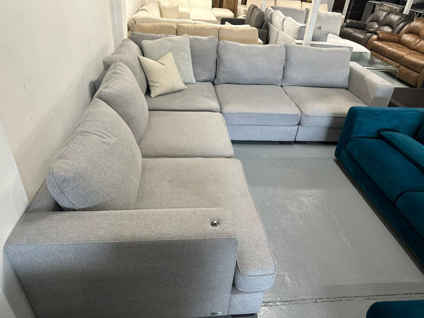 ⭐️Davini grey corner modular lounge | Pre-owned – Steam cleaned | SYDNEY WIDE DELIVERY