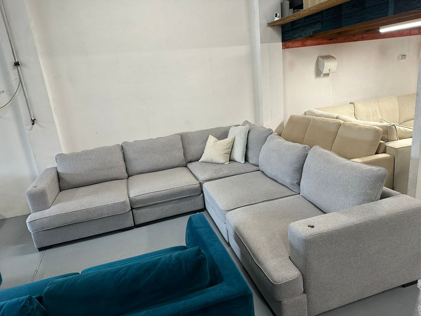 ⭐️Davini grey corner modular lounge | Pre-owned – Steam cleaned | SYDNEY WIDE DELIVERY