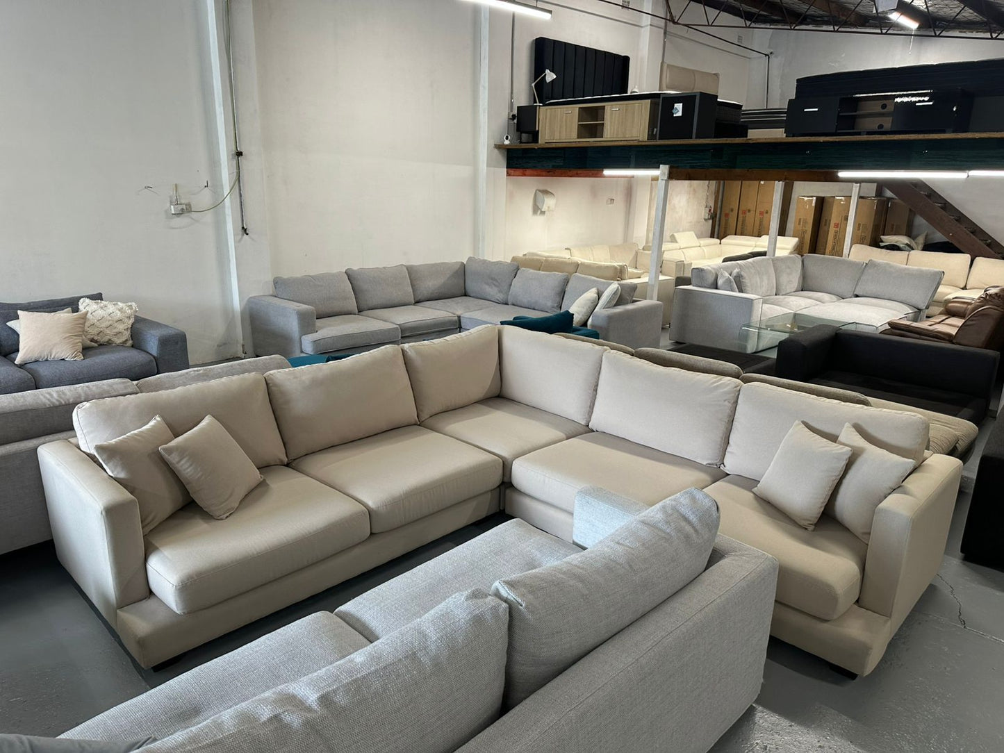 ⭐️Beige corner sofa | Pre-owned – Steam cleaned | SYDNEY WIDE DELIVERY