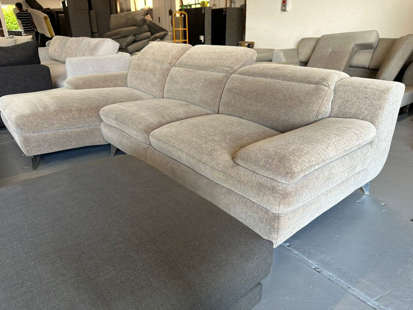 ⭐️Nick Scali Adjustable headrest sofa | Pre-owned – Steam cleaned | SYDNEY WIDE DELIVERY