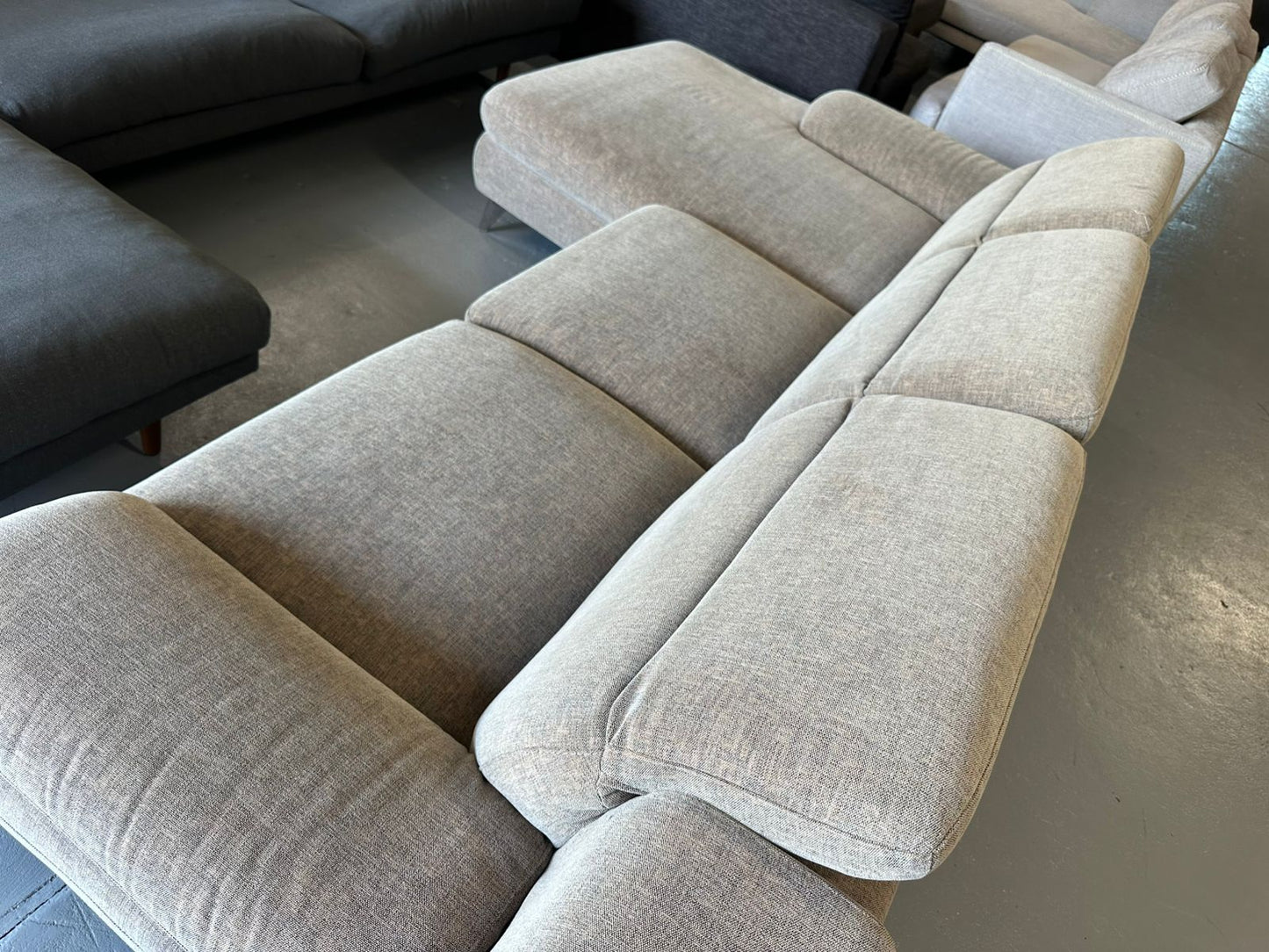 ⭐️Nick Scali Adjustable headrest sofa | Pre-owned – Steam cleaned | SYDNEY WIDE DELIVERY