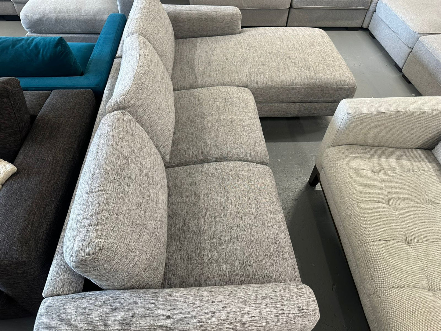 ⭐️ Grey L shape adjustable headrest sofa | Pre-owned – Steam cleaned | SYDNEY WIDE DELIVERY