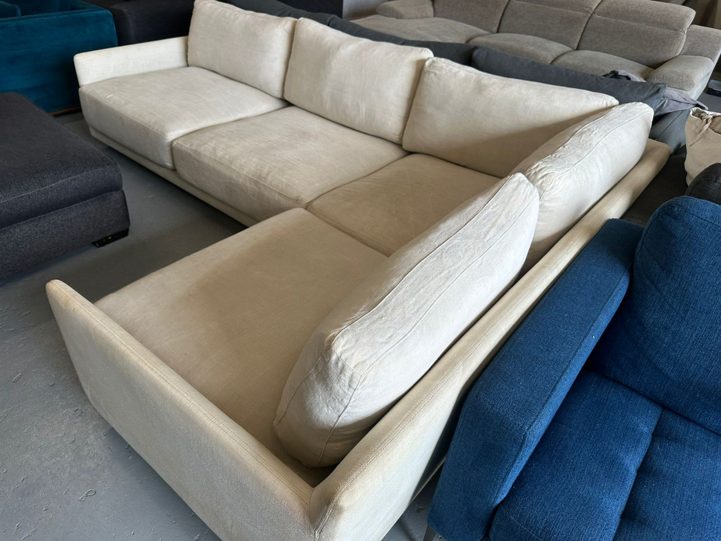 ⭐️ Beige corner sofa | Pre-owned – Steam cleaned | SYDNEY WIDE DELIVERY