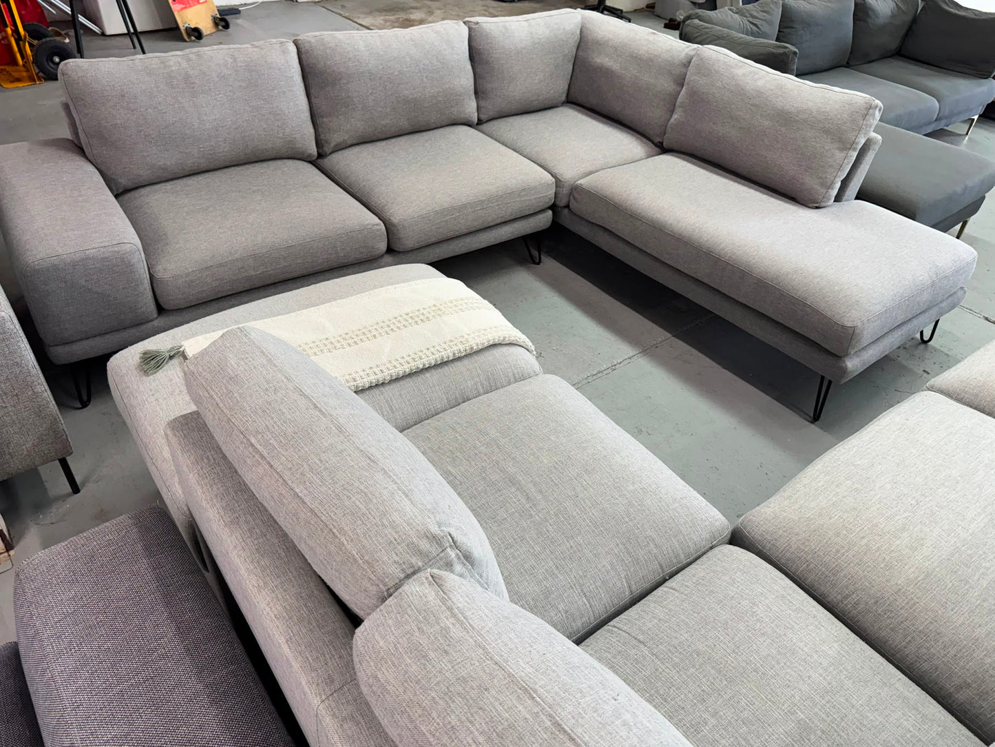 Focus on Furniture Corner Sofa | Pre-Owned | Steam Cleaned | Sydney Wide Delivery