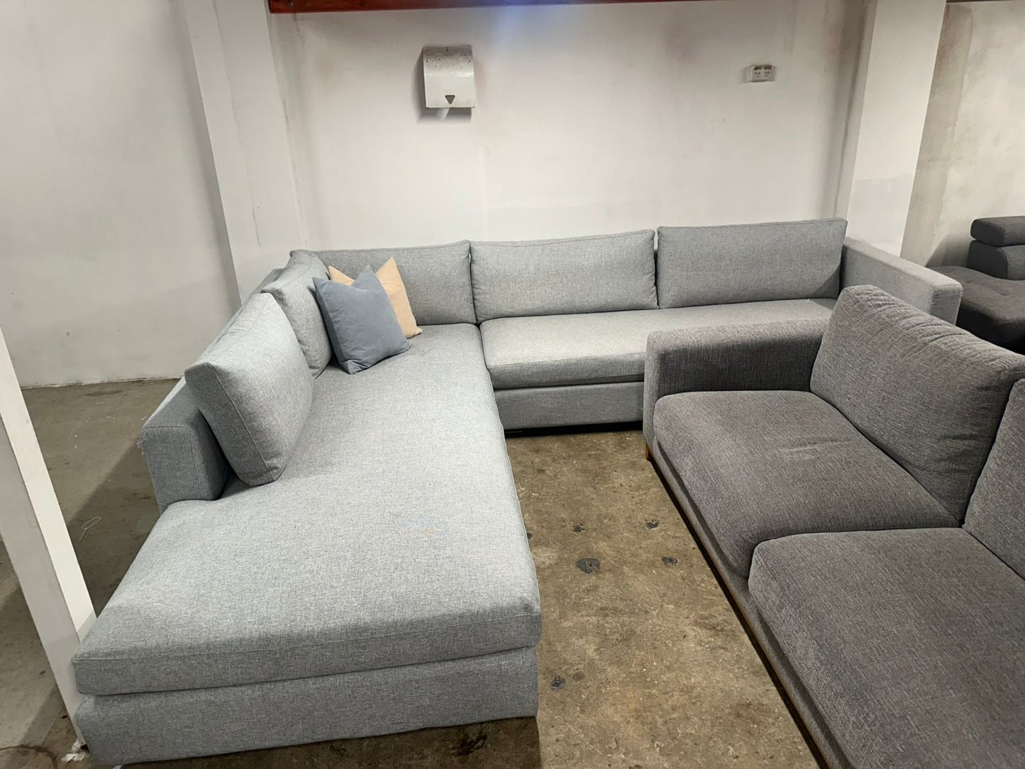 ⭐️ Australian made Corner 5 seater Sofa | Pre-owned – Like new condition | Delivery Sydney wide