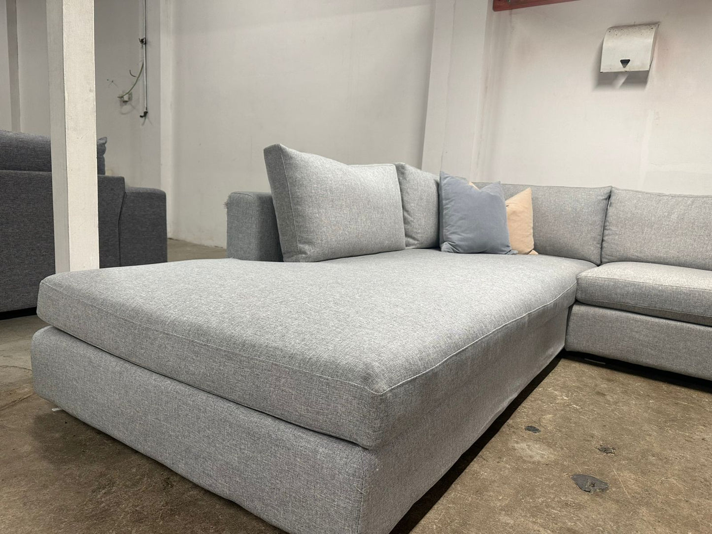 ⭐️ Australian made Corner 5 seater Sofa | Pre-owned – Like new condition | Delivery Sydney wide