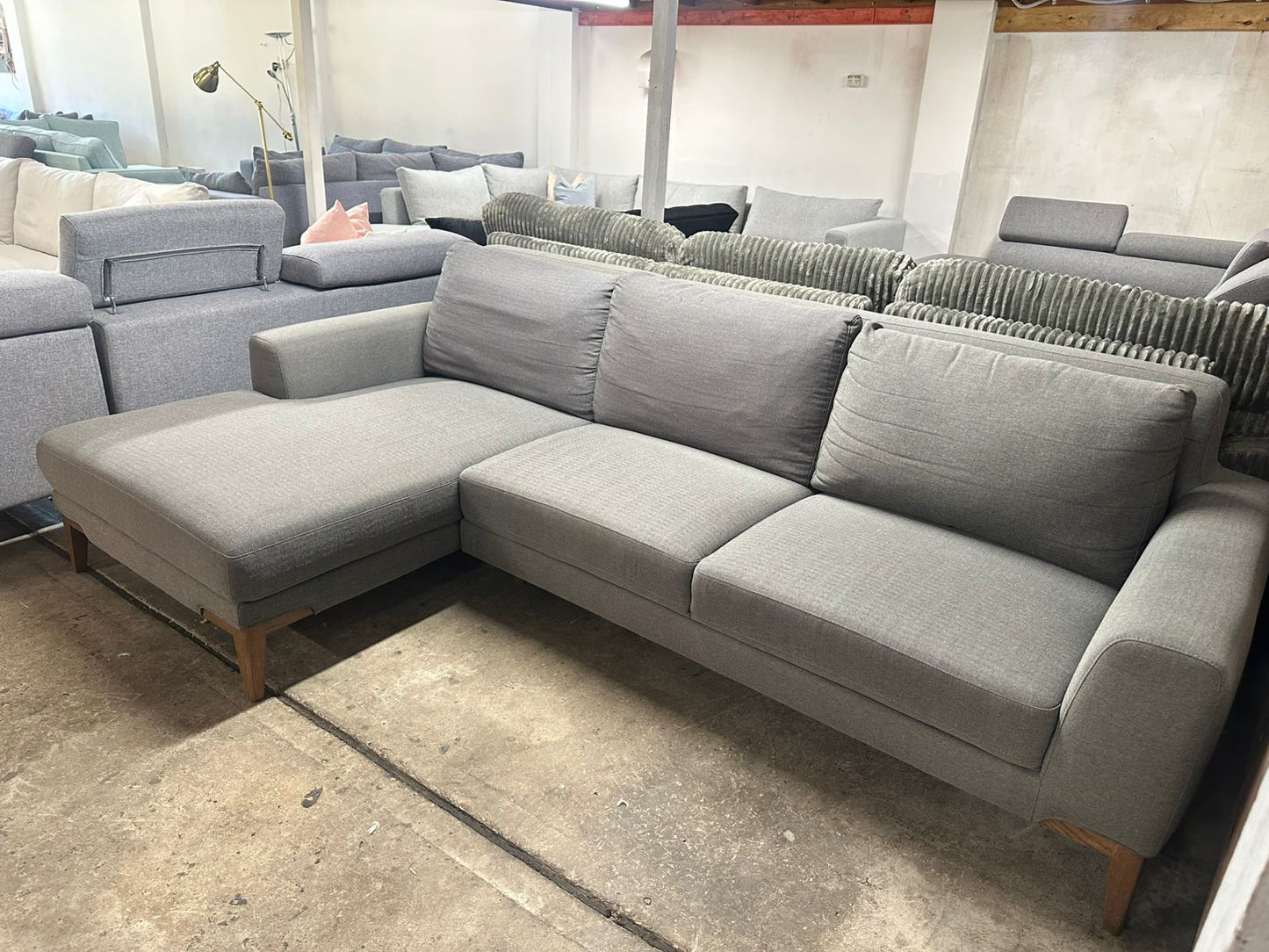 ⭐️ Nick Scali L-shape Sofa | Pre-owned - Like new condition | Delivery Sydney wide