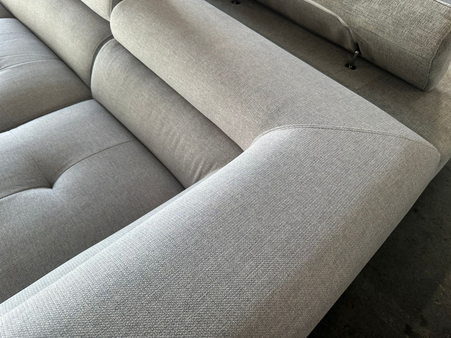 ⭐️ Harvey Norman Adjustable headrest Corner Sofa | Pre-owned - Like new condition | Delivery Sydney wide