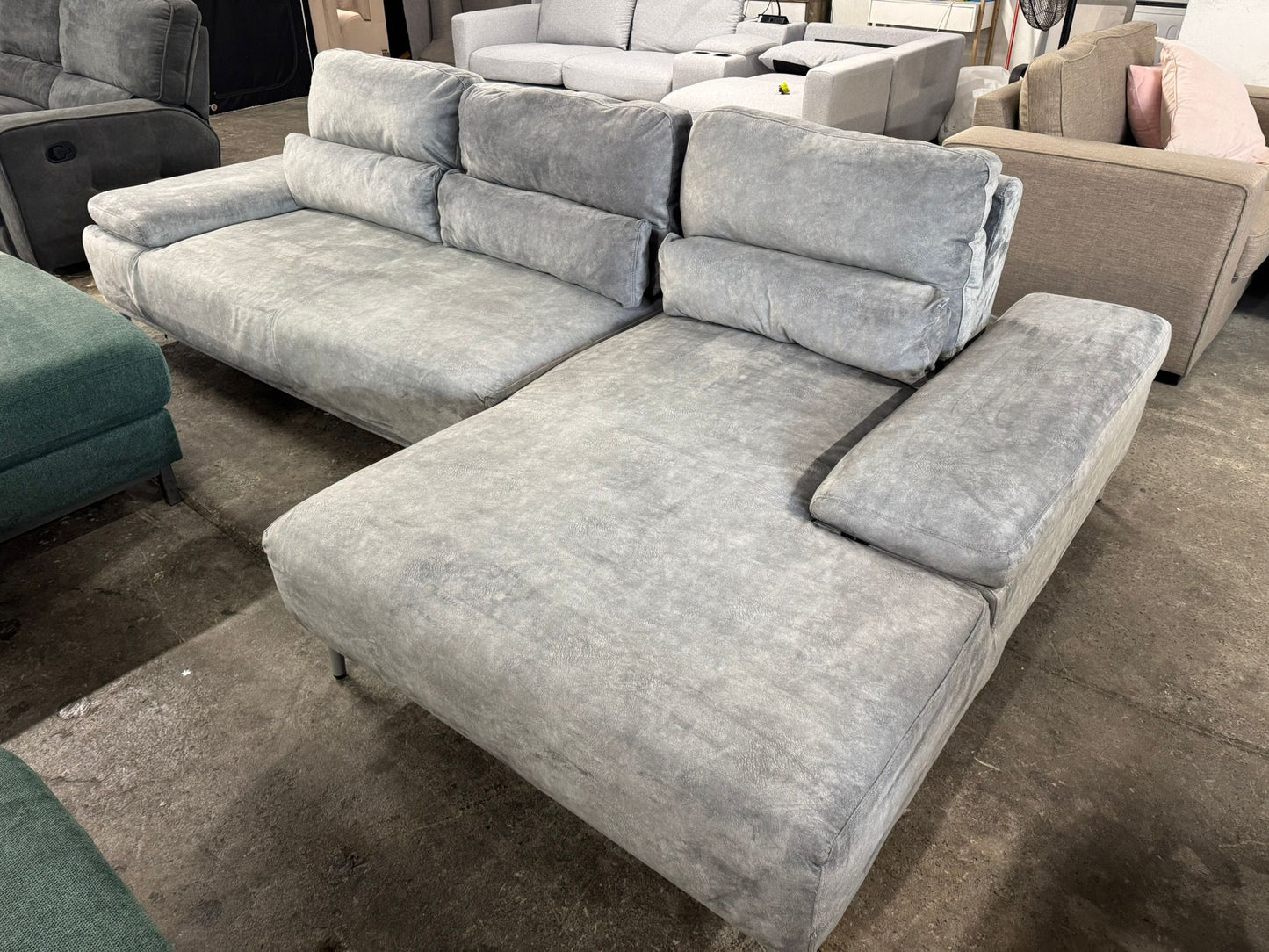 ⭐️L-Shape Velvet Sofa | Pre-owned – Steam cleaned | SYDNEY WIDE DELIVERY