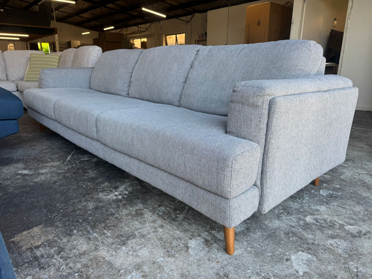 ⭐️Lounge Lovers 3 seater sofa | Pre-owned – Steam cleaned | SYDNEY WIDE DELIVERY