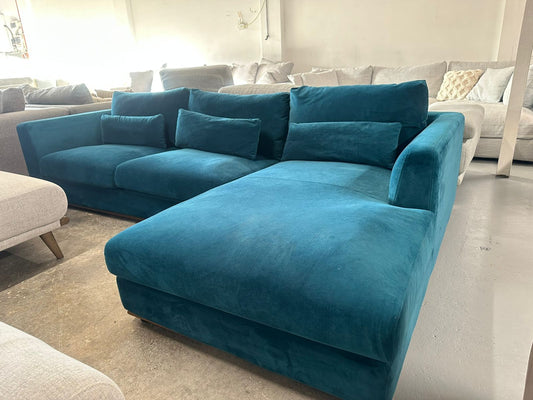 ⭐️ Castlary velvet L shape sofa  L-shape Sofa | Pre-owned – Steam cleaned | SYDNEY WIDE DELIVERY