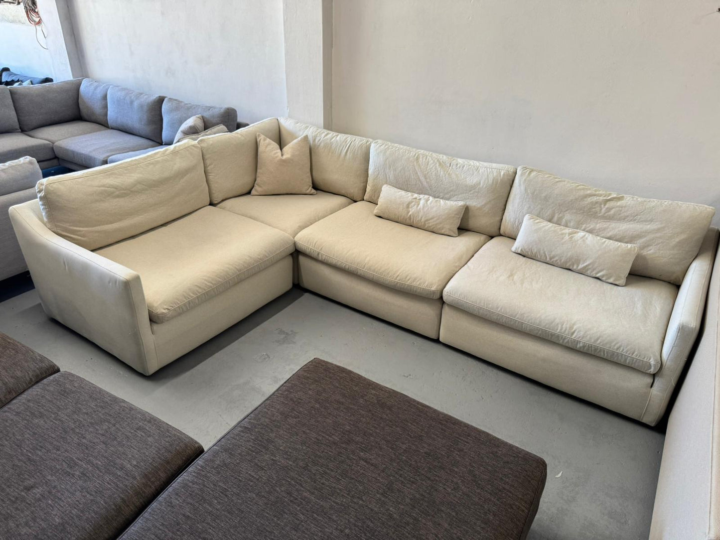 ⭐️ Nick Scali - Beige modular corner lounge | Pre-owned – Steam cleaned | SYDNEY WIDE DELIVERY