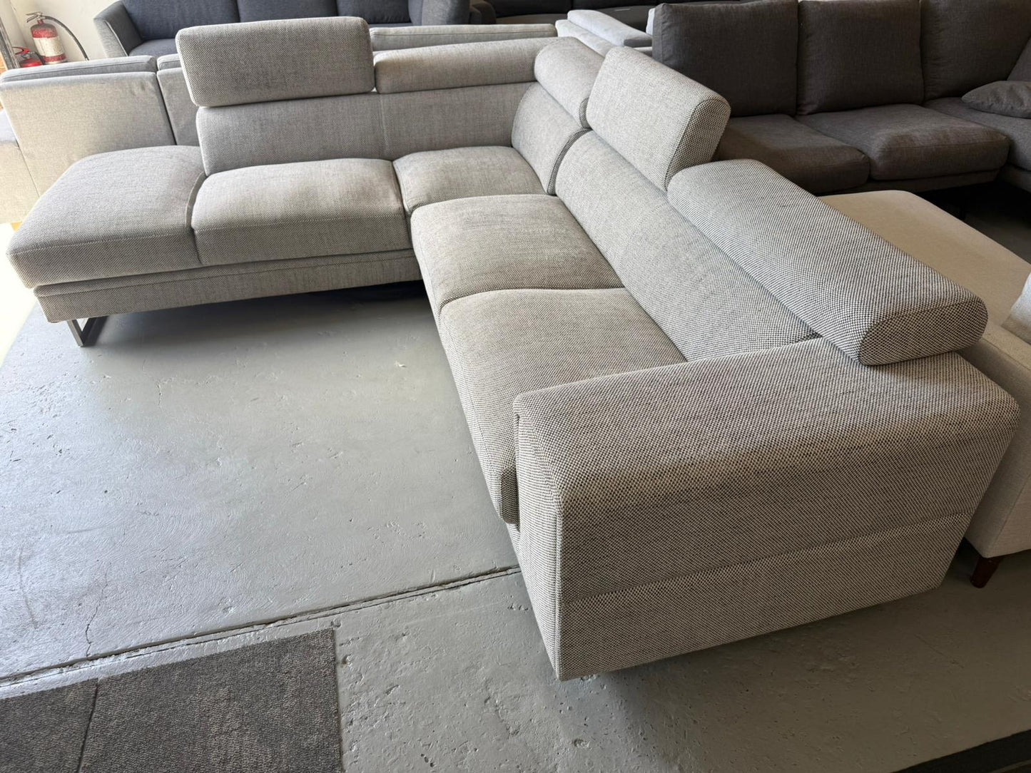 ⭐️ Nick Scali adjustable headrest sofa | Pre-owned – Steam cleaned | SYDNEY WIDE DELIVERY
