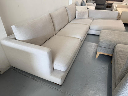 ⭐️Freedom long island Sofa | Pre-owned – Steam cleaned | SYDNEY WIDE DELIVERY