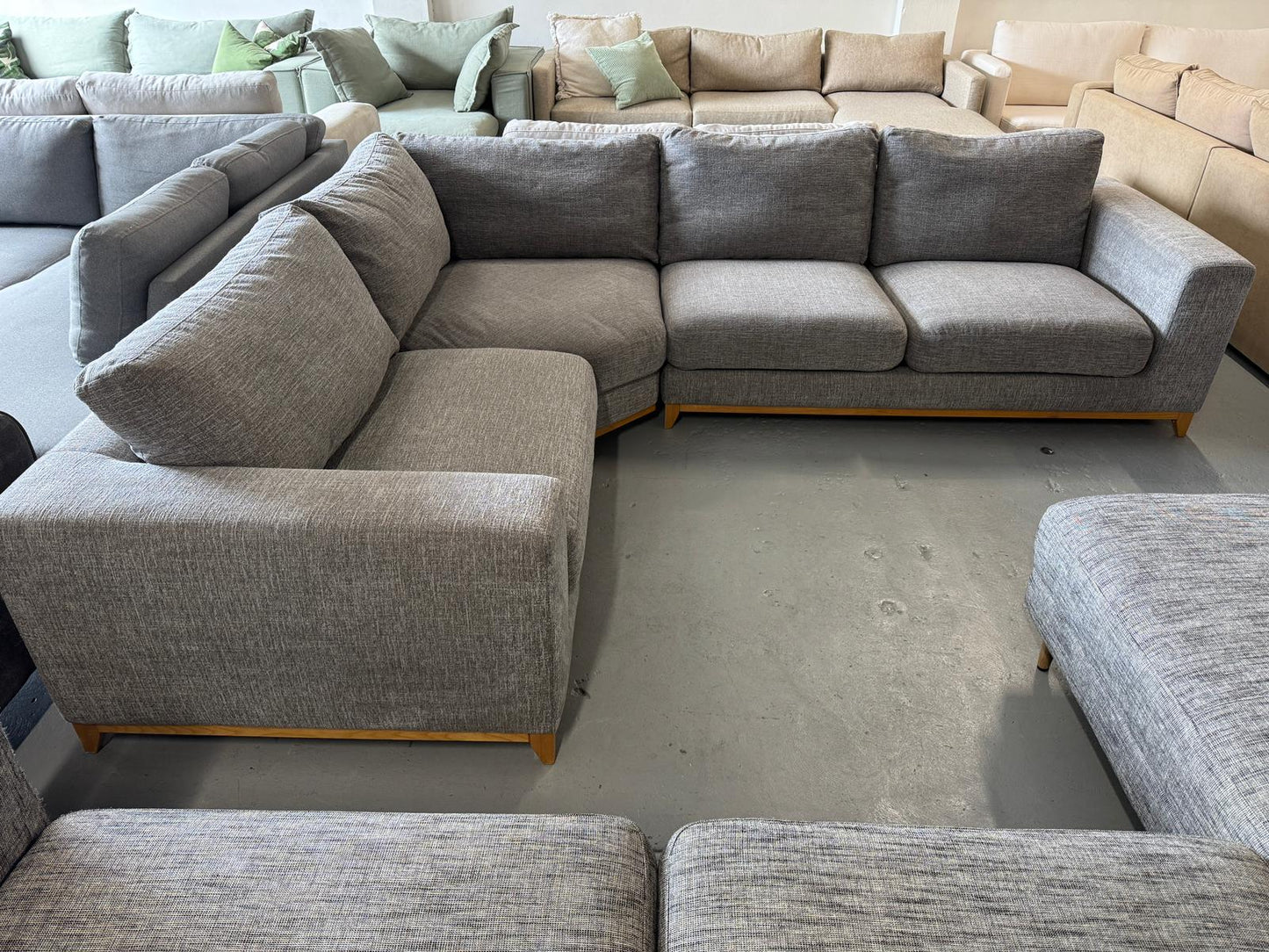 ⭐️Nick Scali Corner sofa | Pre-owned – Steam cleaned | SYDNEY WIDE DELIVERY