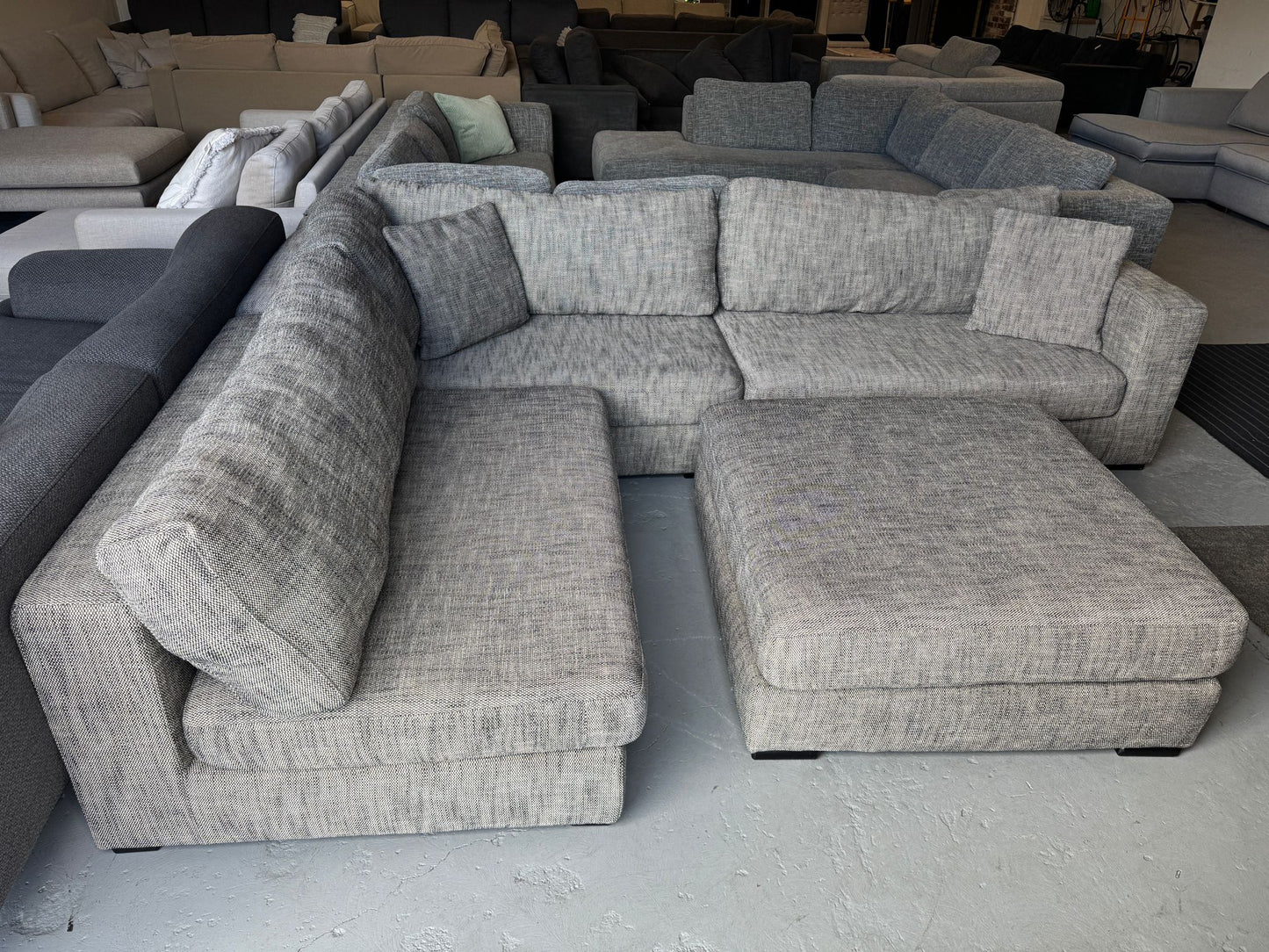 ⭐️ Freedom L-shape with ottoman | Pre-owned – Steam cleaned | SYDNEY WIDE DELIVERY