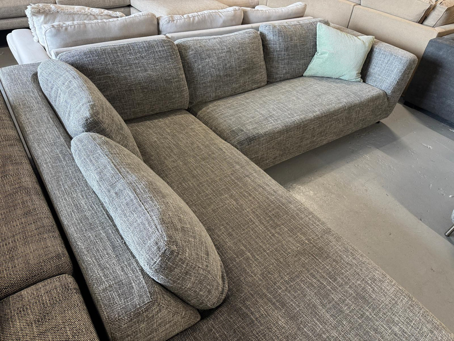 ⭐️FocusOn Furniture L-shape Sofa | Pre-owned – Steam cleaned | SYDNEY WIDE DELIVERY