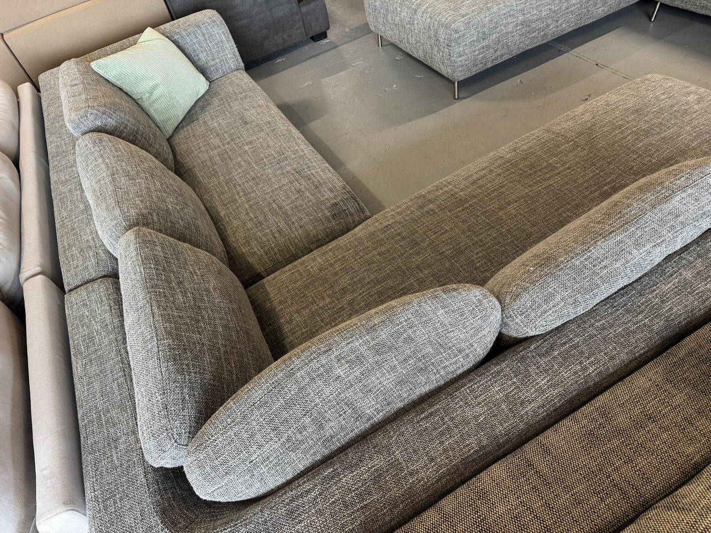 ⭐️FocusOn Furniture L-shape Sofa | Pre-owned – Steam cleaned | SYDNEY WIDE DELIVERY
