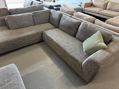 ⭐️FocusOn Furniture L-shape Sofa | Pre-owned – Steam cleaned | SYDNEY WIDE DELIVERY