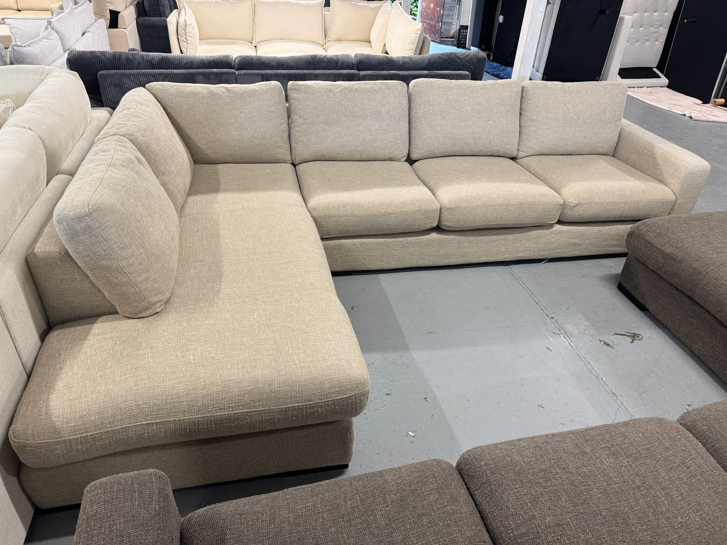 ⭐️Freedom Beige L-shape Sofa | Pre-owned – Steam cleaned | SYDNEY WIDE DELIVERY