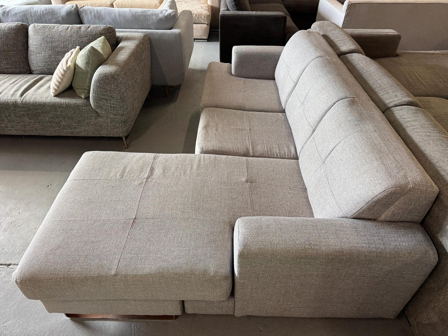 ⭐️Grey L-shape sofa | Pre-owned – Steam cleaned | SYDNEY WIDE DELIVERY