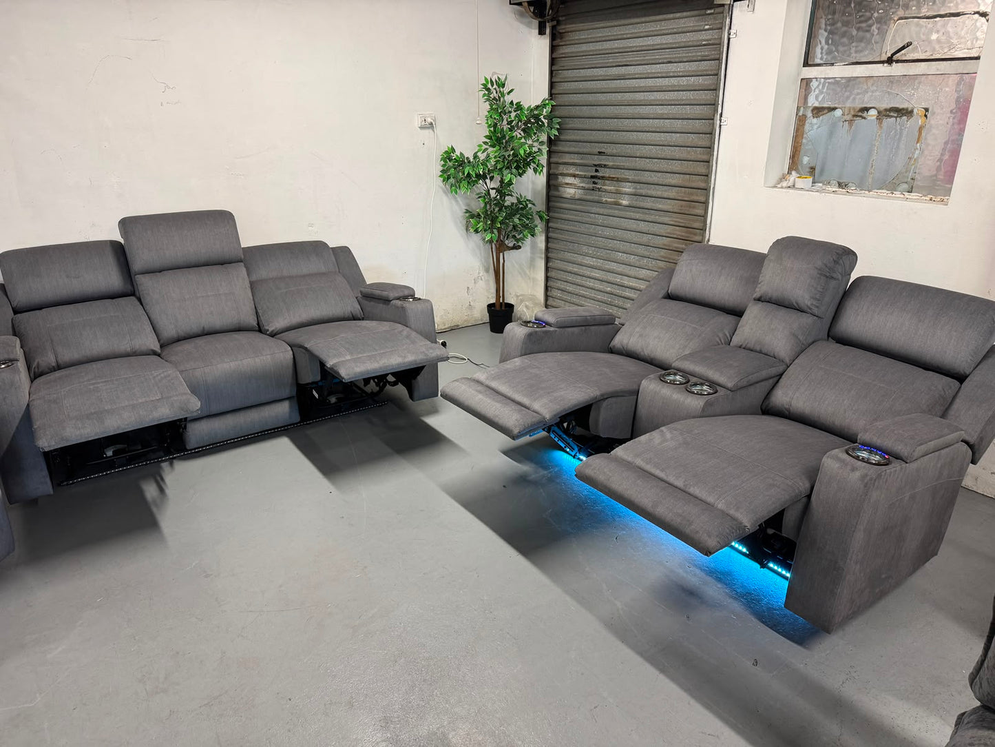 Harvey Norman 5-Seater Electric Recliner Lounge – LED Lights & Adjustable Headrests | BRAND NEW ✨