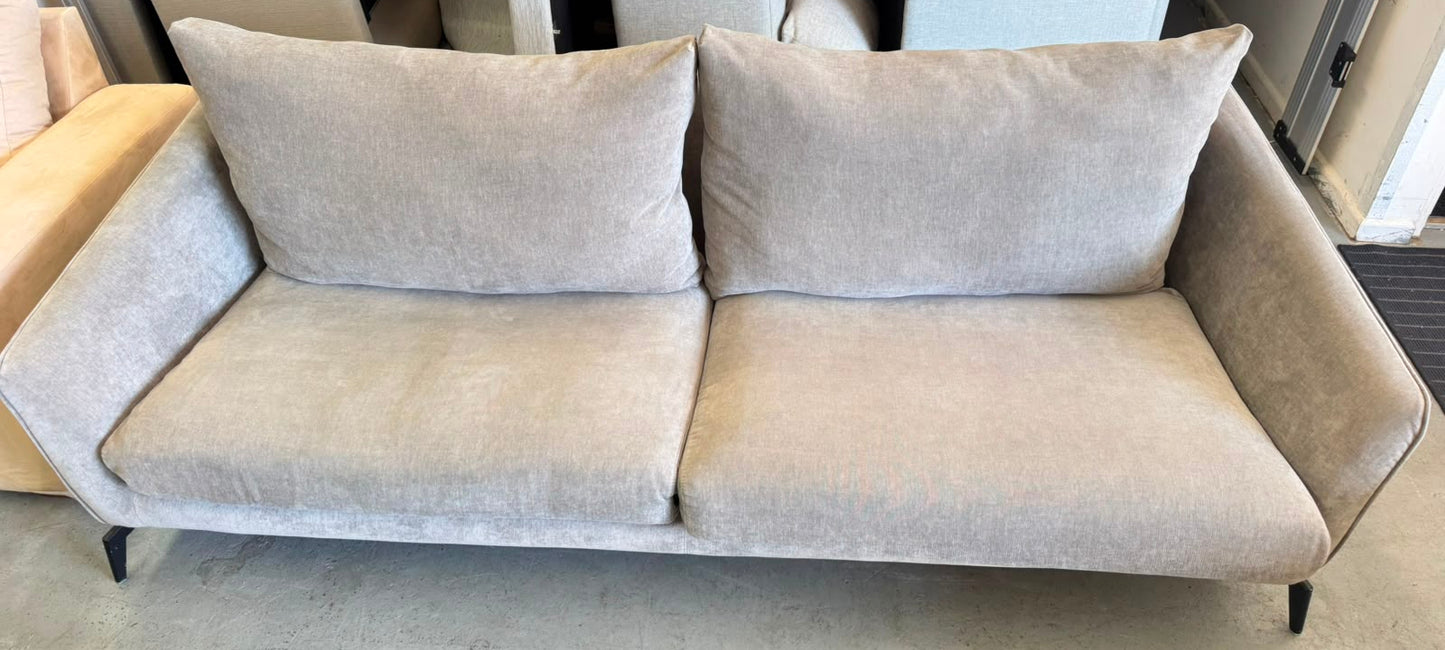 Davin 3 Seater Sofa | Pre-Owned | Steam Cleaned | Sydney-Wide Delivery✨