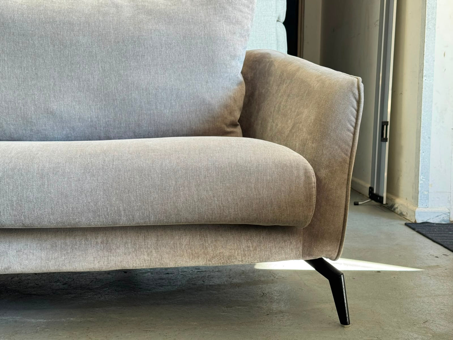 Davin 3 Seater Sofa | Pre-Owned | Steam Cleaned | Sydney-Wide Delivery✨